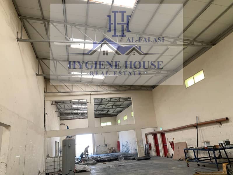 10,000 sq ft Mezzanine Warehouse for Rent in Umm Al Quwain 100 KW