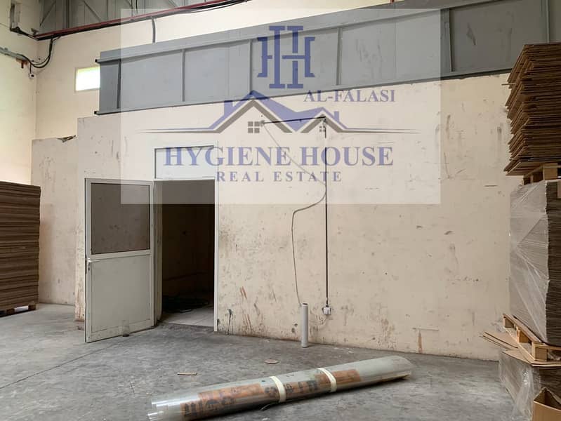 10,000 sq ft Mezzanine Warehouse for Rent in Umm Al Quwain 100 KW