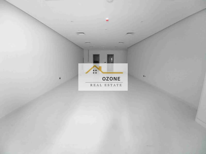 SPECIOUS LUXURY STUDIO . FREE COVER PARKING AND GYM POOL . FREE