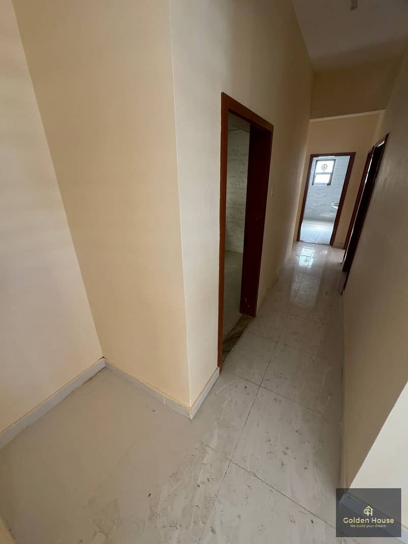 Apartment with two rooms, a hall, a kitchen, 2 bathrooms, and 2