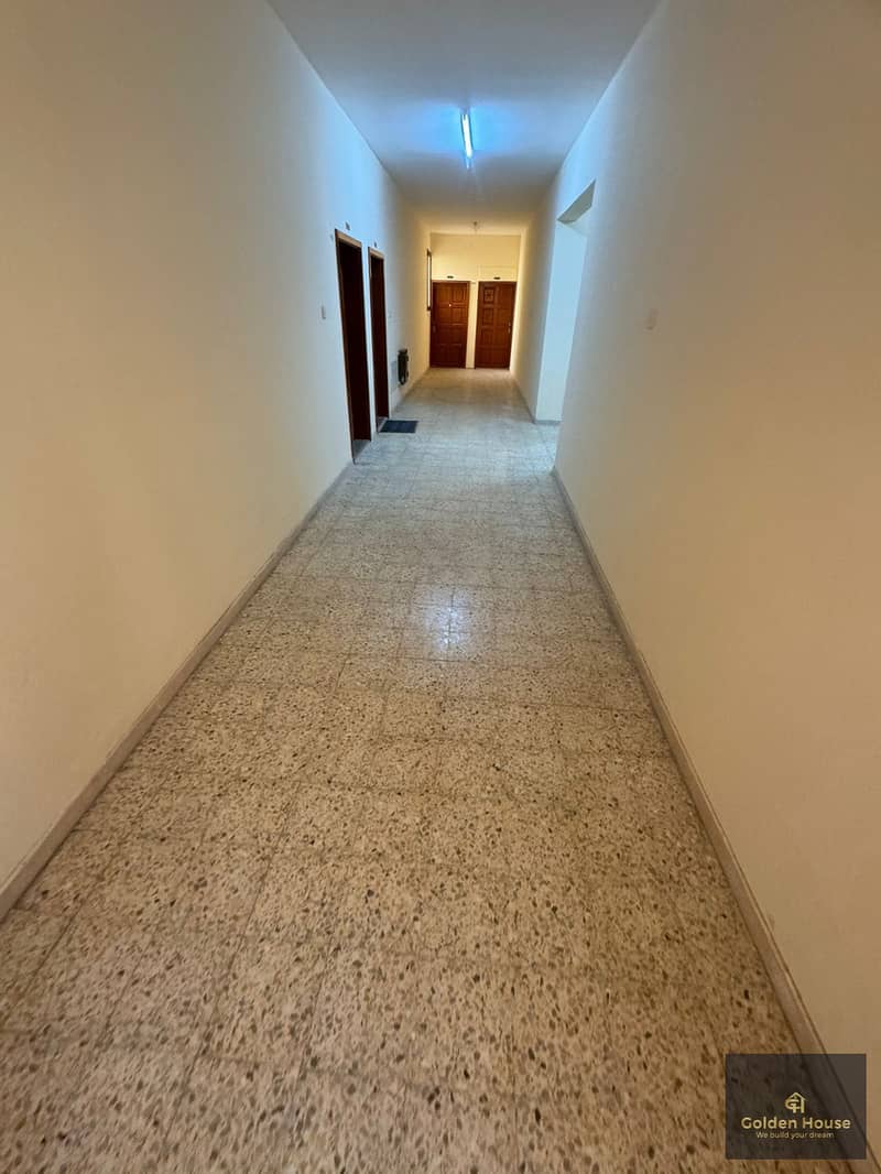 Apartment with two rooms, a hall, a kitchen, 2 bathrooms, and 2