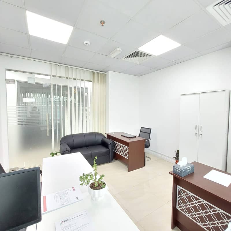 Beautiful Office for rent in Dubai direct from owner no commission