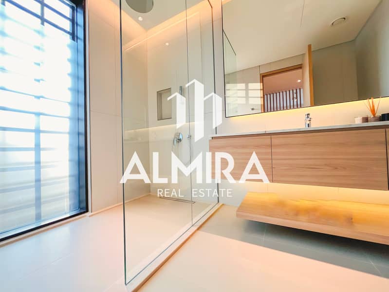 High Ceiling l Premium Finishes Good Location