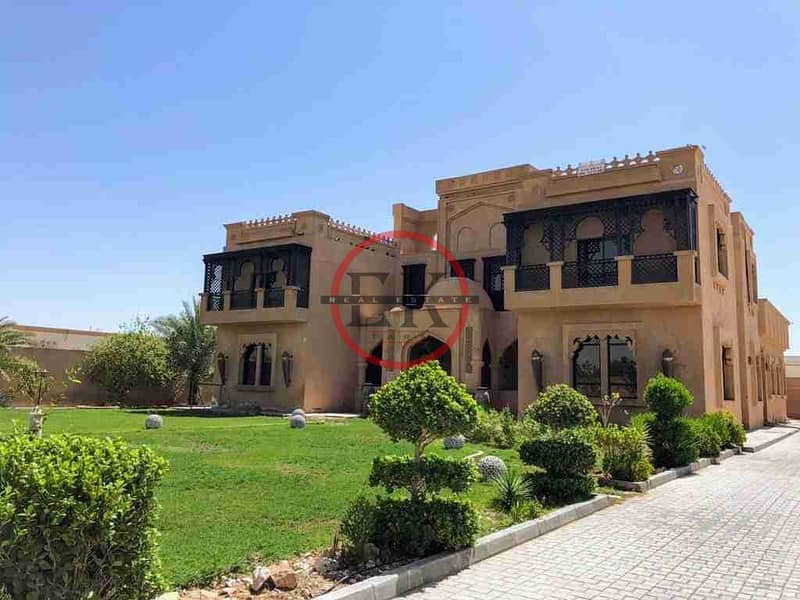 Elegant Design Villa With Huge Yard