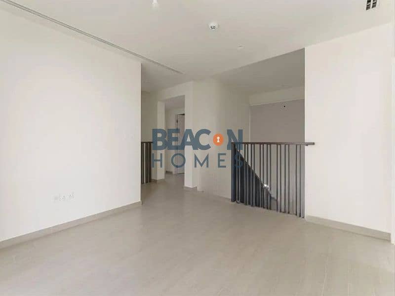 Single Row Green Belt Facing 18Hole Golf Course