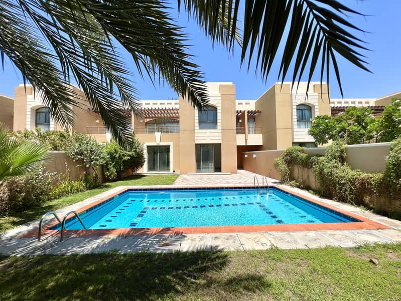 5 Master BHK with Pool and Garden, Beach Access