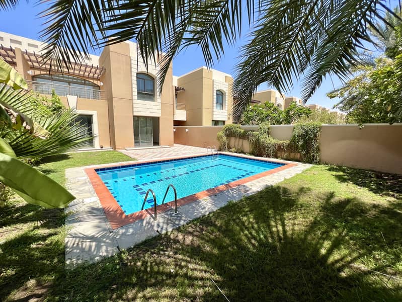 5 Master BHK with Pool and Garden, Beach Access