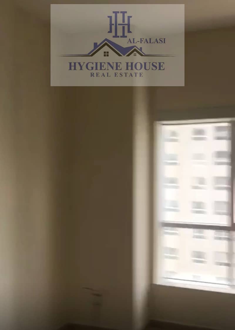 Apartment two rooms and a hall for sale thousand dirhams 550 area 1700