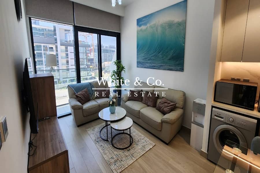 Bright Spacious Fully Furnished