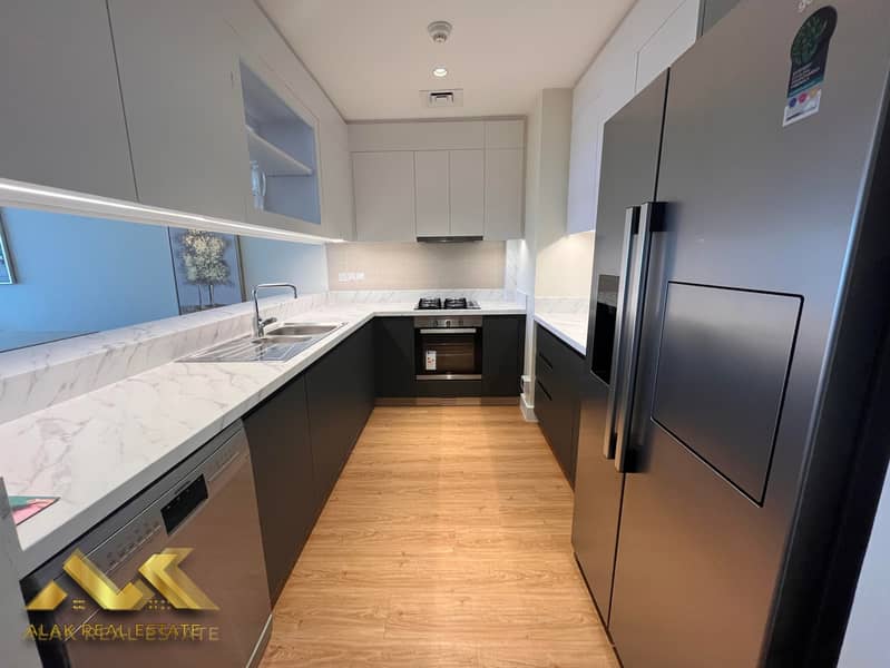 SPLENDID PARK & POOL VIEW LARGE TERRACE NO AGENTS