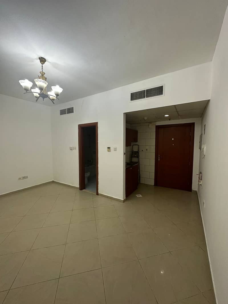 SHARJAH DUBAU BORDER A GOOD LOOKING STUDIO APARTMENT AVAILABLE IN ALYA