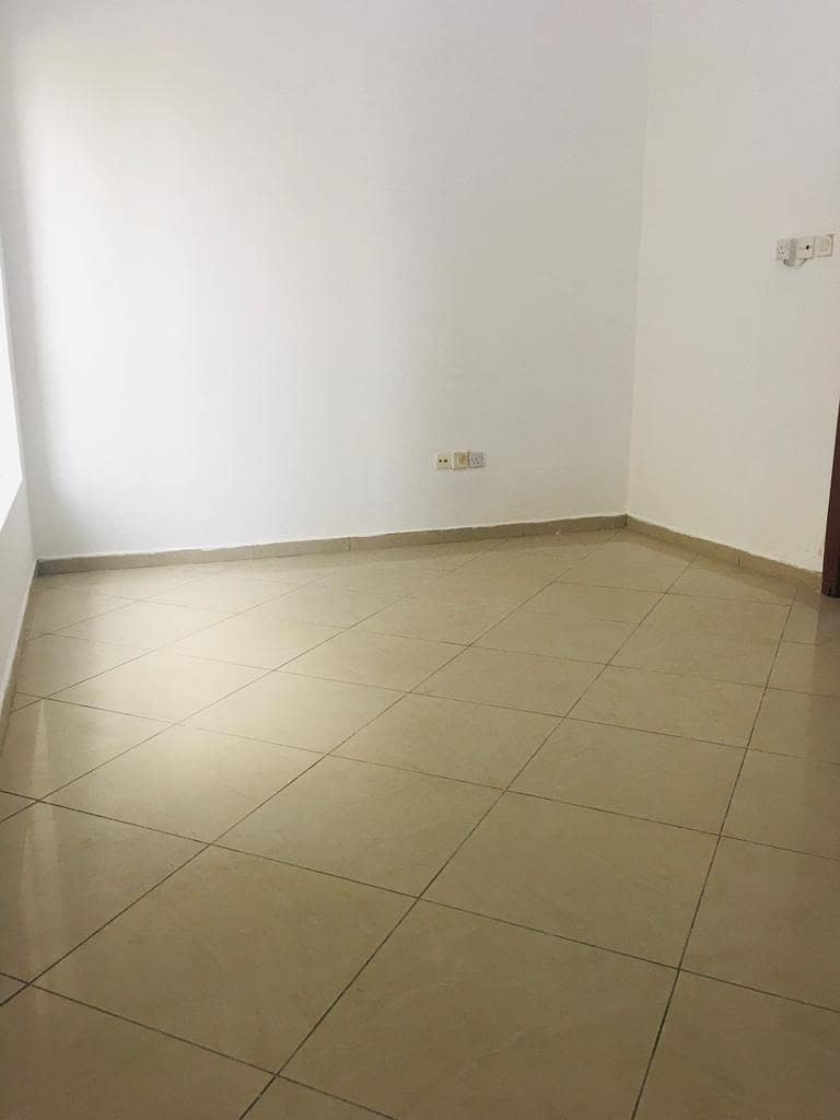 SHARJAH DUBAU BORDER A GOOD LOOKING STUDIO APARTMENT AVAILABLE IN ALYA