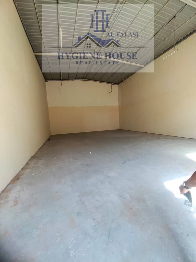 Warehouses for rent 3800 feet in Umm Al Quwain