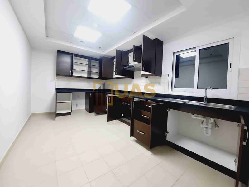 Spacious 1BHK Closed Kitchen Bright Apartment Pets Friendly