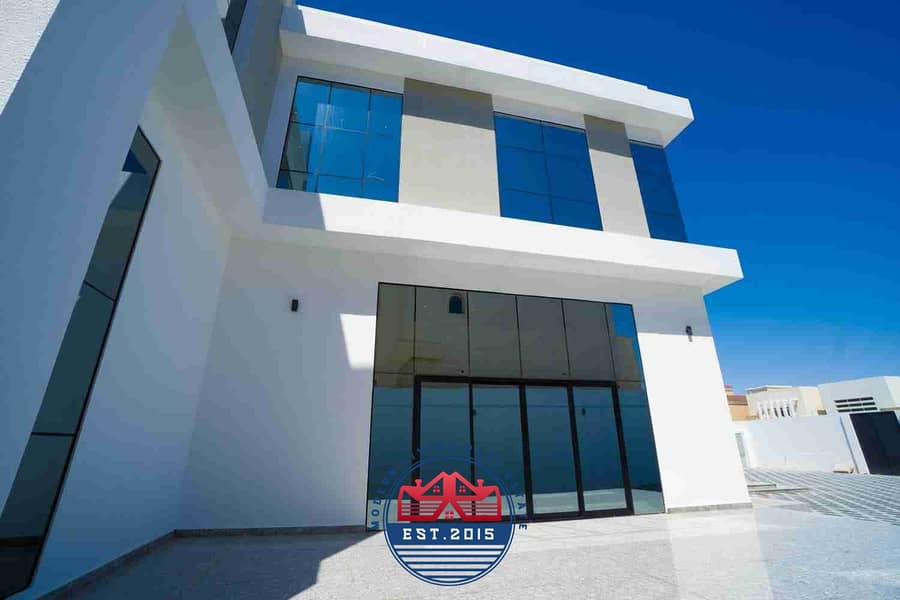 Super Deluxe 5 Master Bedrooms Dinning Room with Driver Room Close To