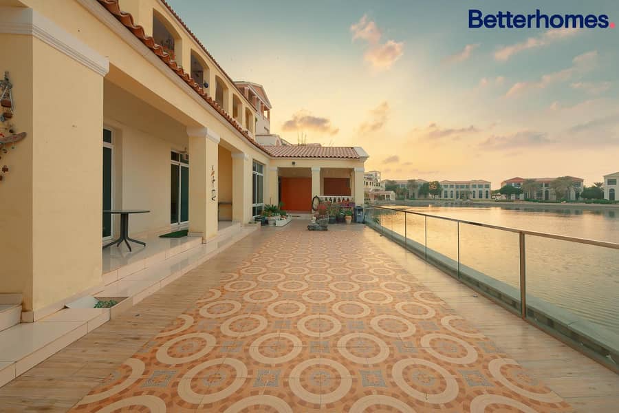 Stunning Lake View Terrace Spacious