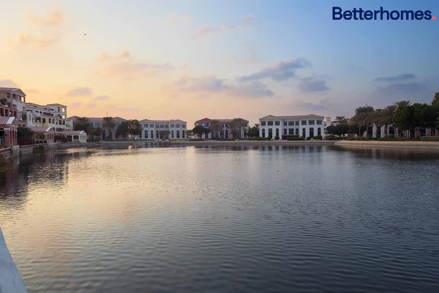 Stunning Lake View Terrace Spacious