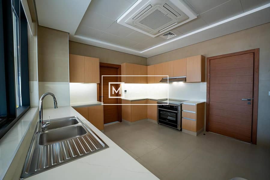 Stand Alone Villa 4 Bedroom Down payment 10 only Free hold for