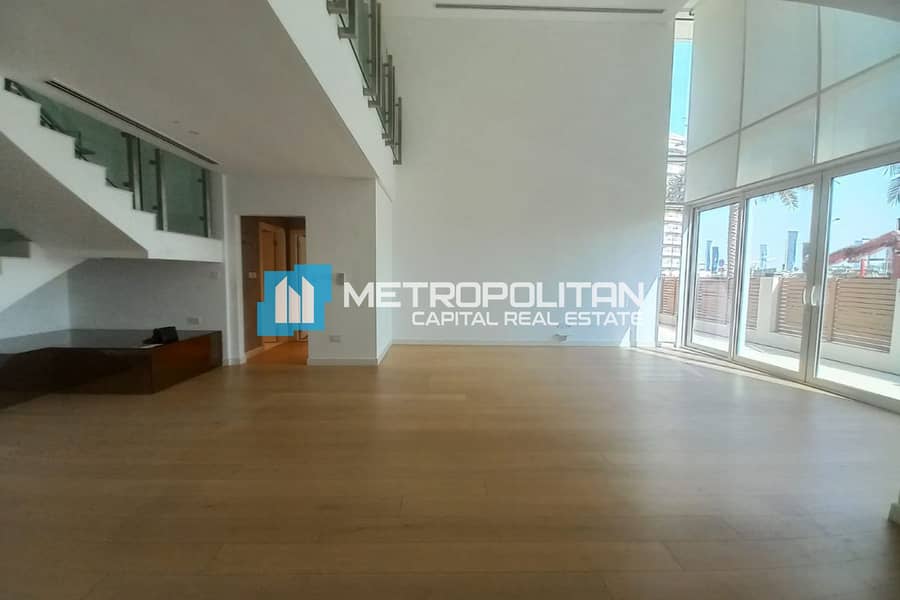 Waterfront Living 3 Bedroom Ready To Move In