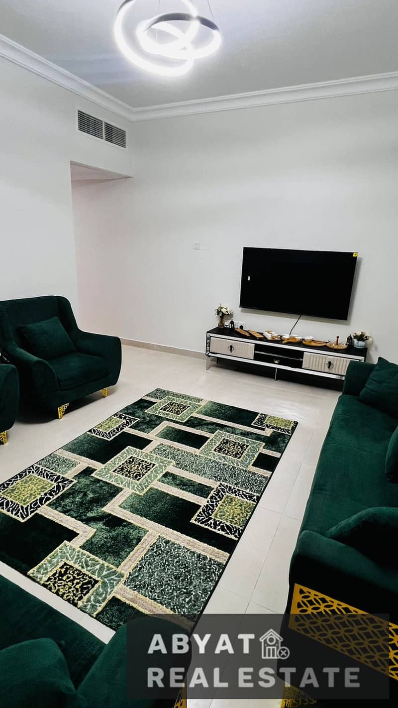 For rent, a room and a hall with a view of the port, Orient Towers