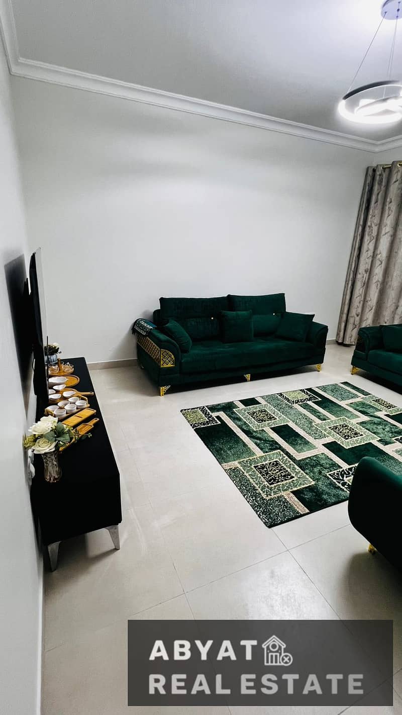 For rent, a room and a hall with a view of the port, Orient Towers