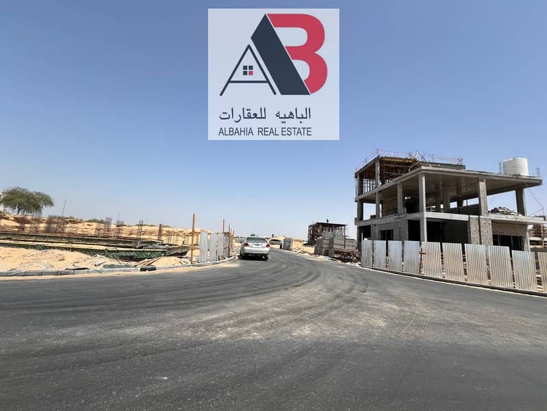 CORNER PLOT \\ 2153 SQ FT \\ FREE RIGESTRATION \\ NEAR MOSQUE \\ NEAR