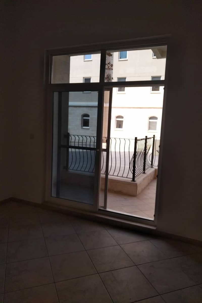 EXCLUSIVE / UNFURNISHED / VERY BIG STUDIO APARTMENT WITH STORE, BALCONY