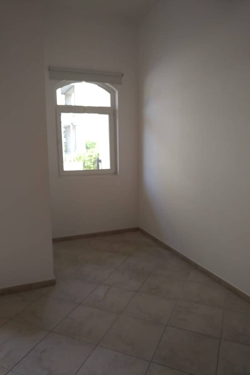 EXCLUSIVE / UNFURNISHED / VERY BIG STUDIO APARTMENT WITH STORE, BALCONY