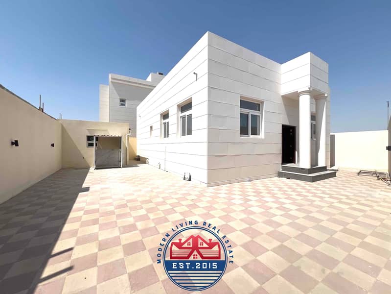 Outstanding 3 Bedrooms Townhouse (Mulhaq) with Private Entrance Front