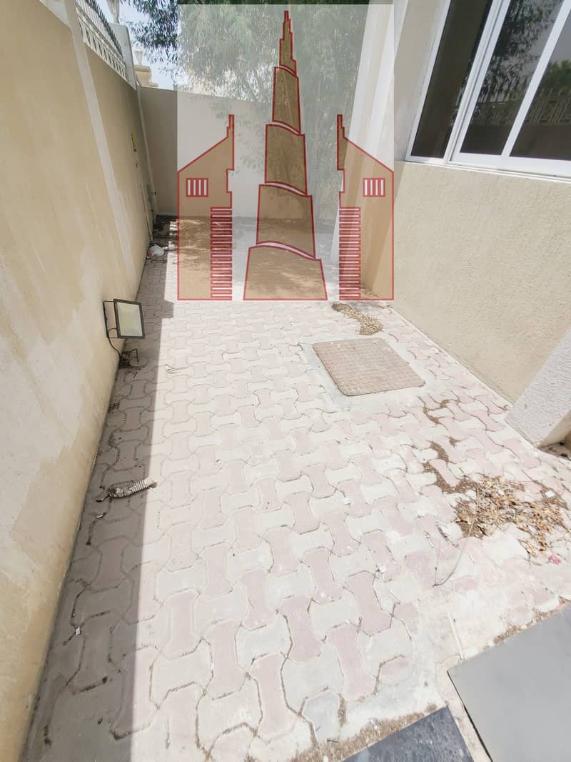 Like brand new villa 2 Hall Majlis maid room 2 kitchen parking