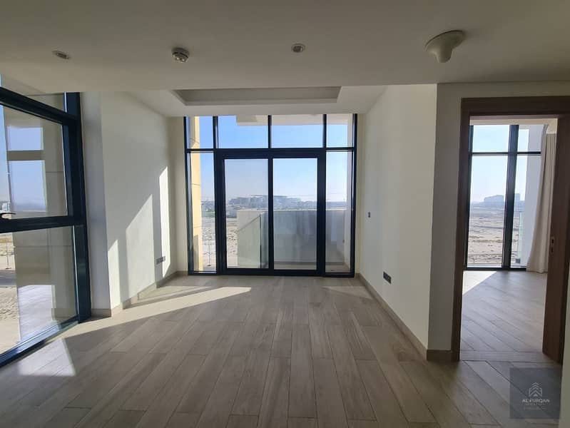 1 BHK, Chiller Free, Corner, Luxurious, Semi Furnished, Ready to Move