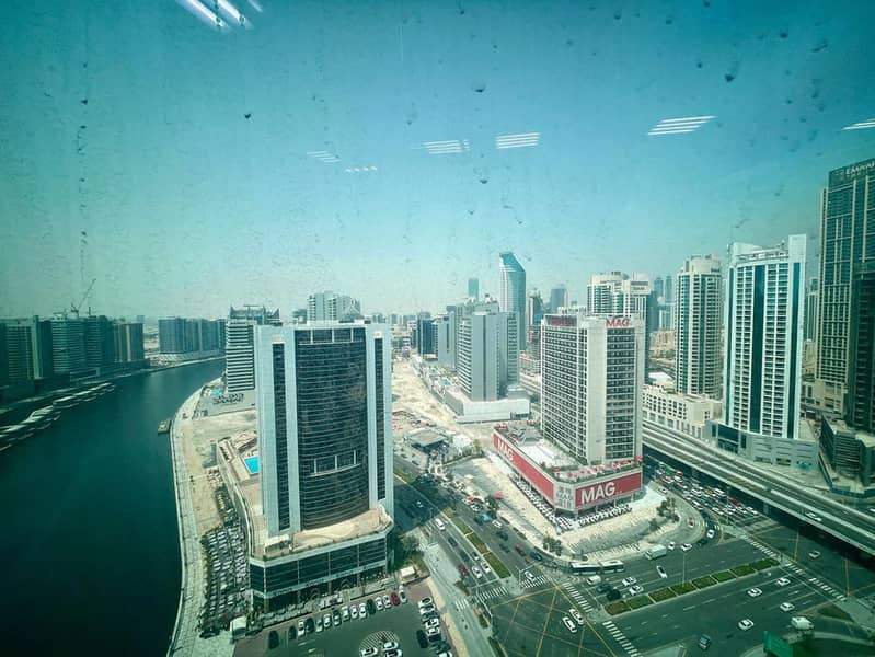 Spacious Office Unit VACANT!