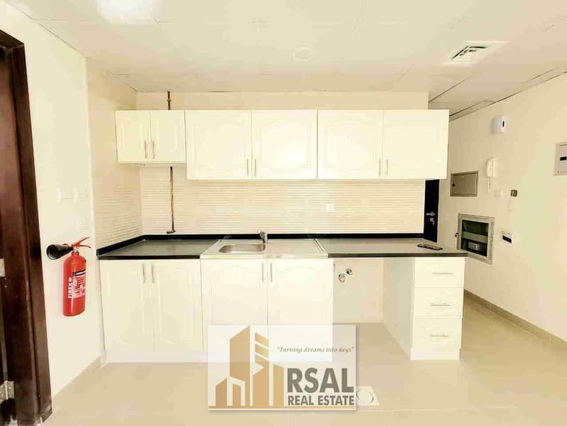 1st SHIFTING / BRAND NEW STUDIO / CENTRAL AC & GAS / FAMILY BUILDING