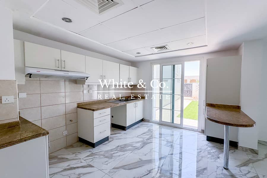 Lake Nearby Available from June Study