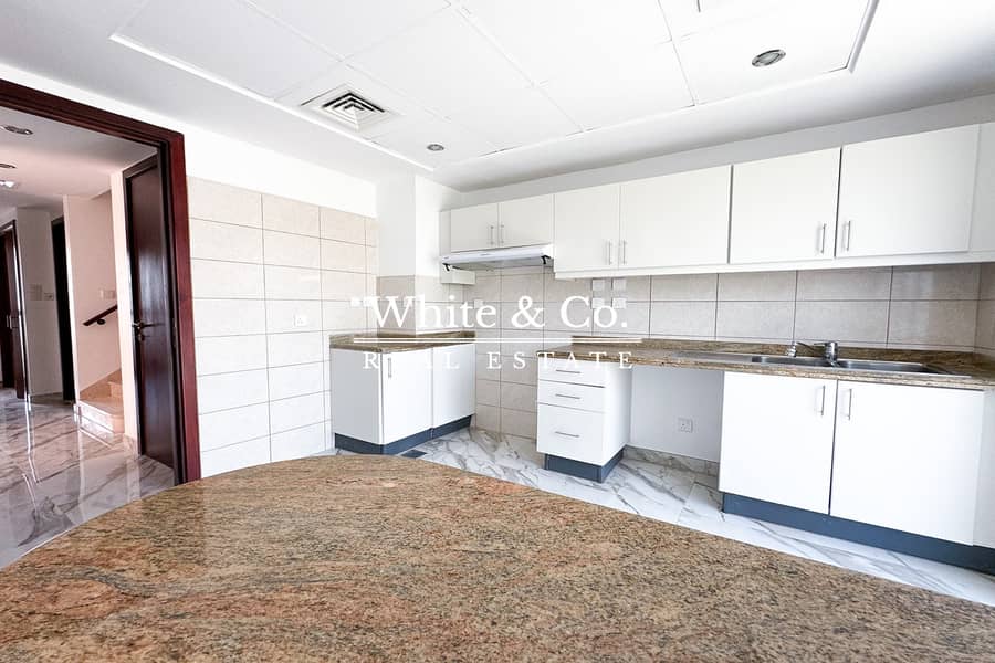 Lake Nearby Available from June Study