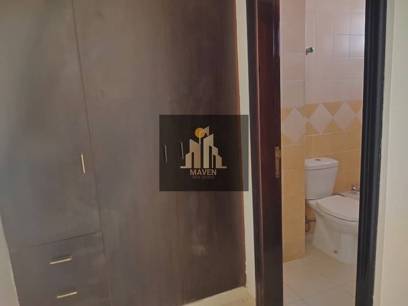 Private entrance villa 4 bed plus maid room for rent in MBZ