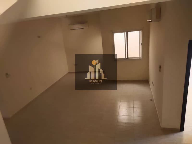 Private entrance villa 4 bed plus maid room for rent in MBZ