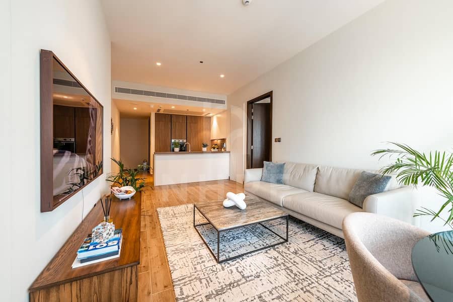 Community Expert Large 1 Bed Layout City View