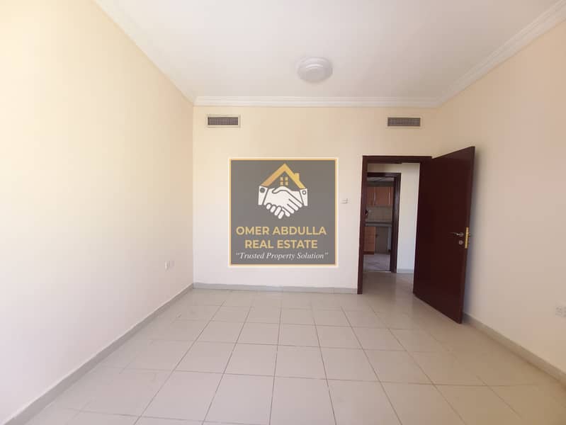 LAVISH 2BHK WITH BALCONY/2 WASHROOM FOR FAMILY 42K IN SCHOOL ZONE