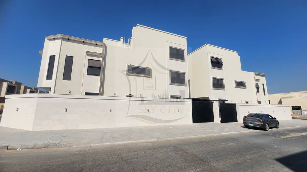 For sale, a corner villa, freehold, in installments, without down