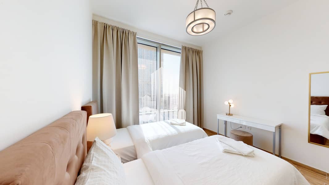 Ready to Move In Huge 2 Bedroom / View of Horse Stable