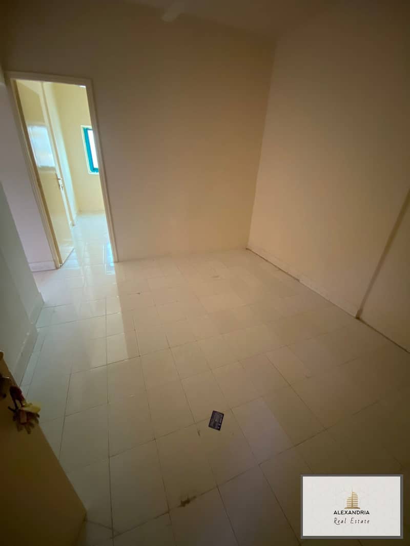Fabolous 2 Bedroom in Sharjah with Window AC walking Distance to Dubai