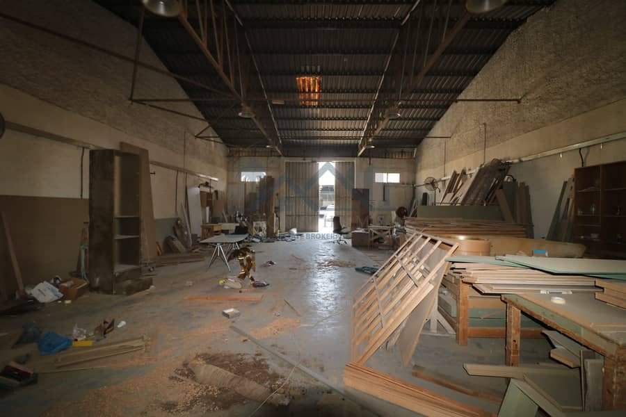 Commercial warehouse for rent, located in al quoz ind 2.400 square feet