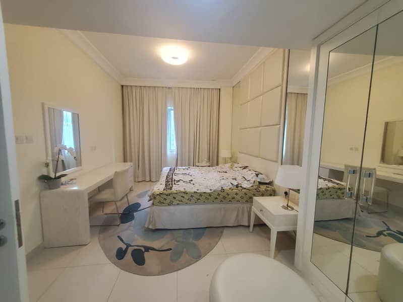 1 MONTH FREE ICONIC VIEWS LUXURIOUSLY FURNISHED 1BEDROOM NEXT TO