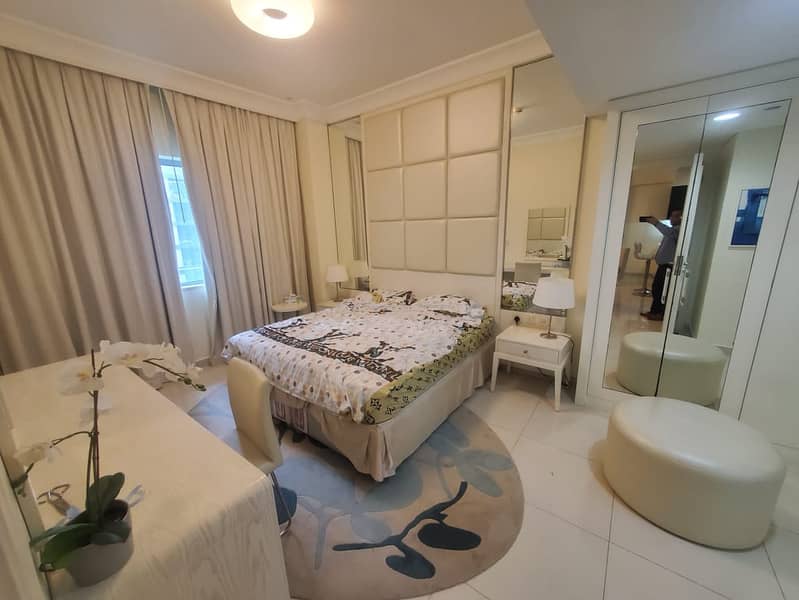 1 MONTH FREE ICONIC VIEWS LUXURIOUSLY FURNISHED 1BEDROOM NEXT TO