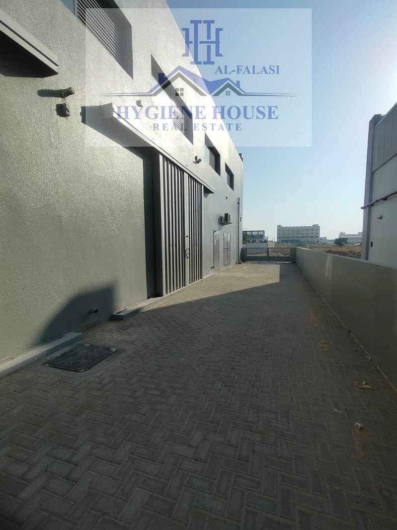 Warehouse for rent in um Al Quwain, an area of 8800 feet, electricity