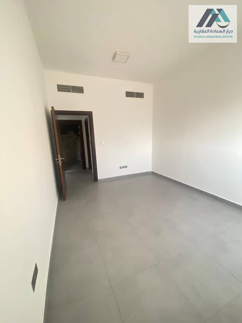 Room and hall for annual rent in Rawda 1 Balcony Central air