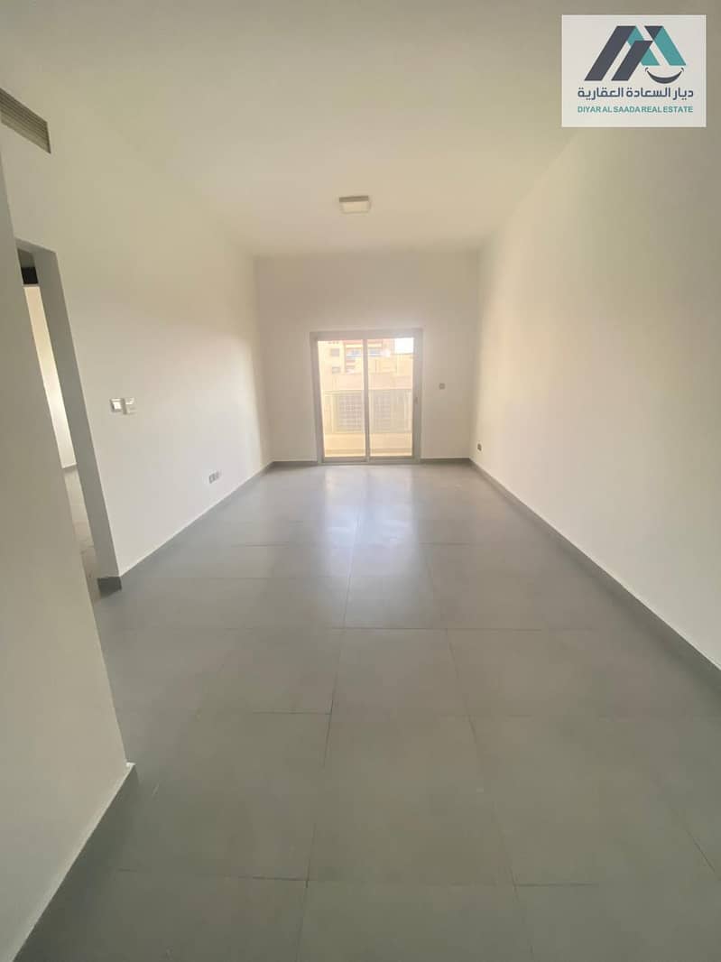 Room and hall for annual rent in Rawda 1 Balcony Central air