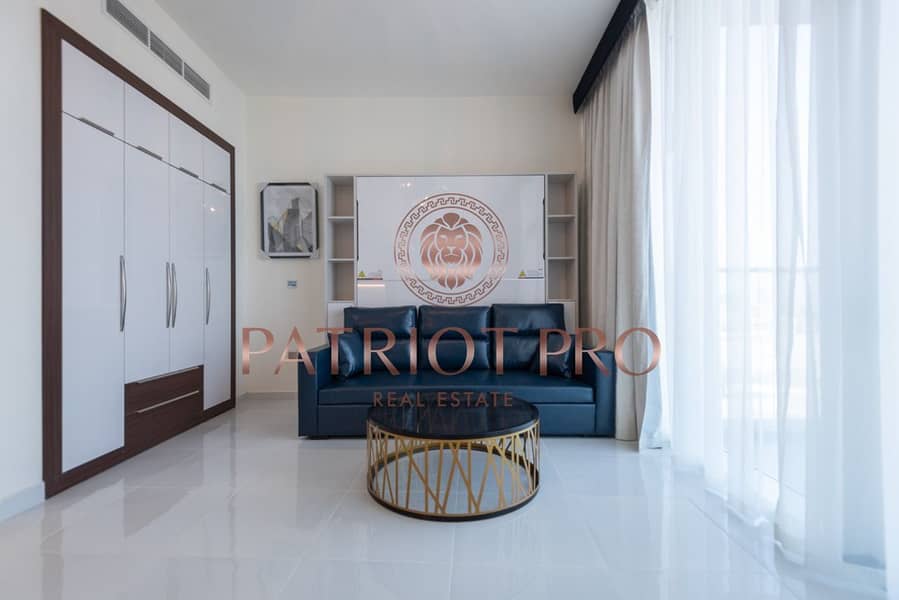 Immaculate Unit High Floor Splendid Views