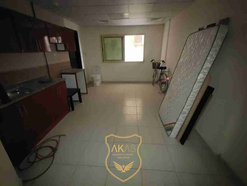 Spacious Studio Apartment central AC